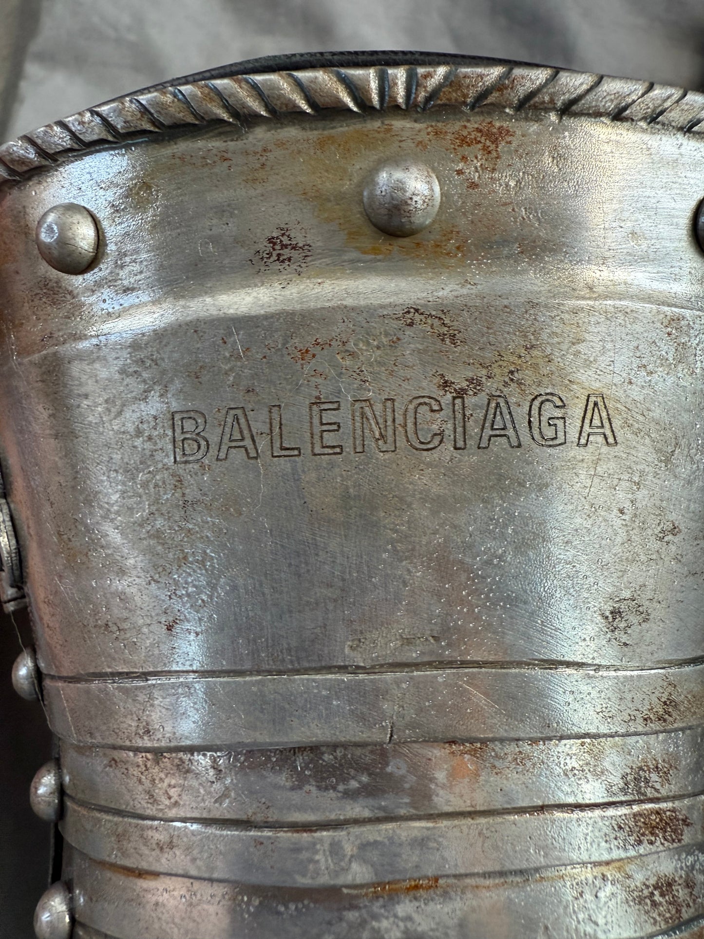 BALENCIAGA AW21 Chevaler Amore gloves