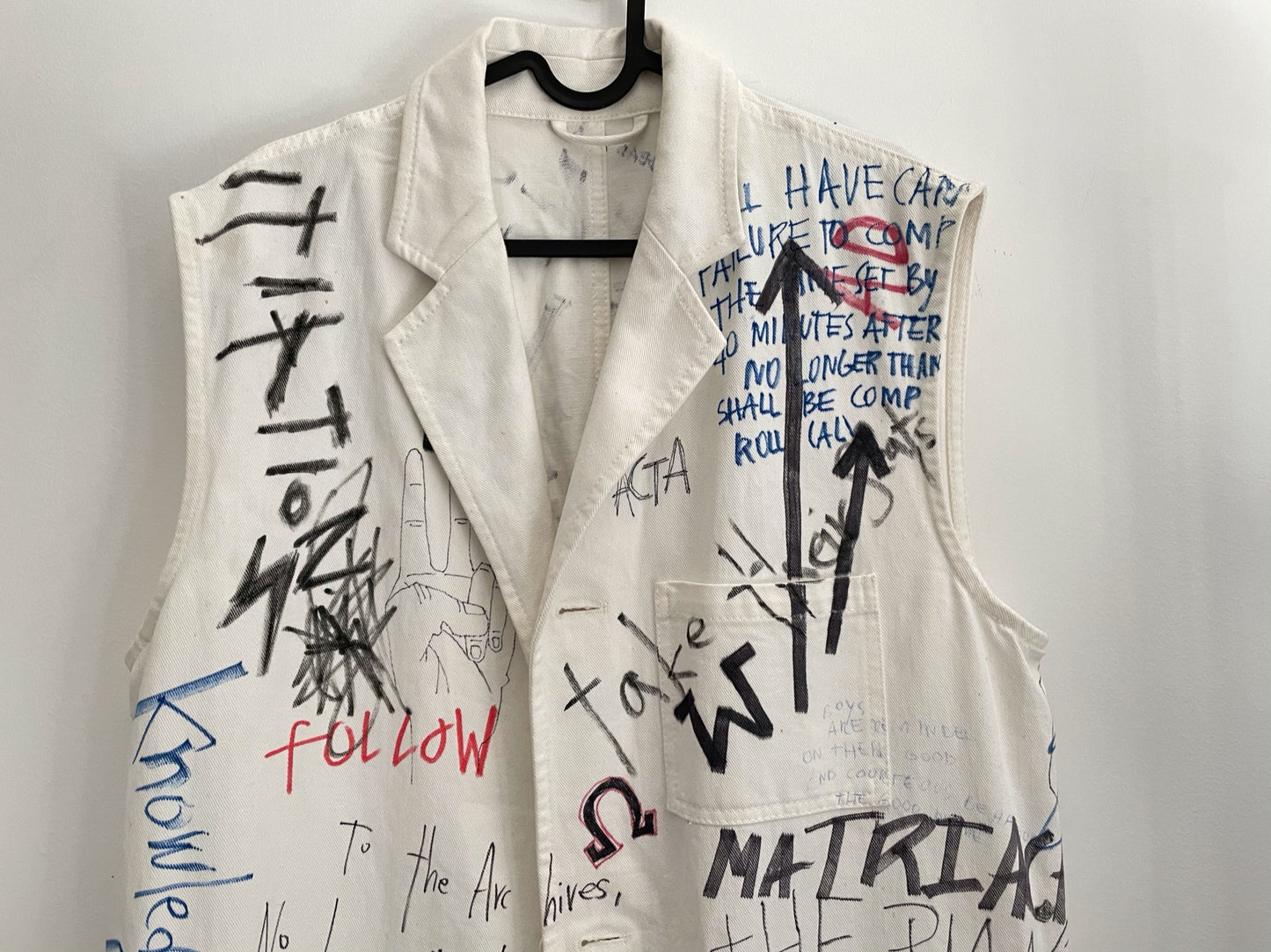Raf Simons Fw15 graffiti handscript vest Lab coat