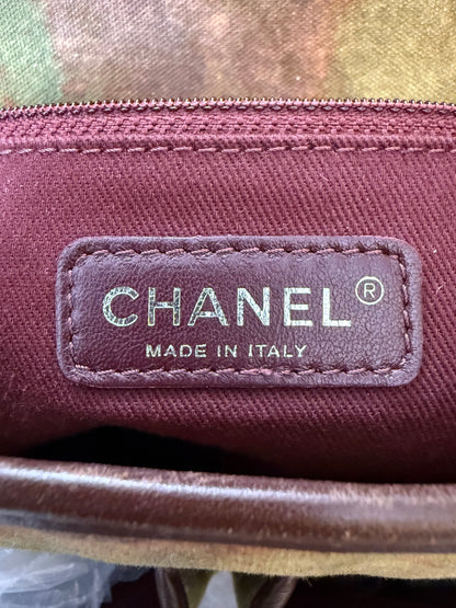 Chanel 15S graffiti on the pavements messenger bag