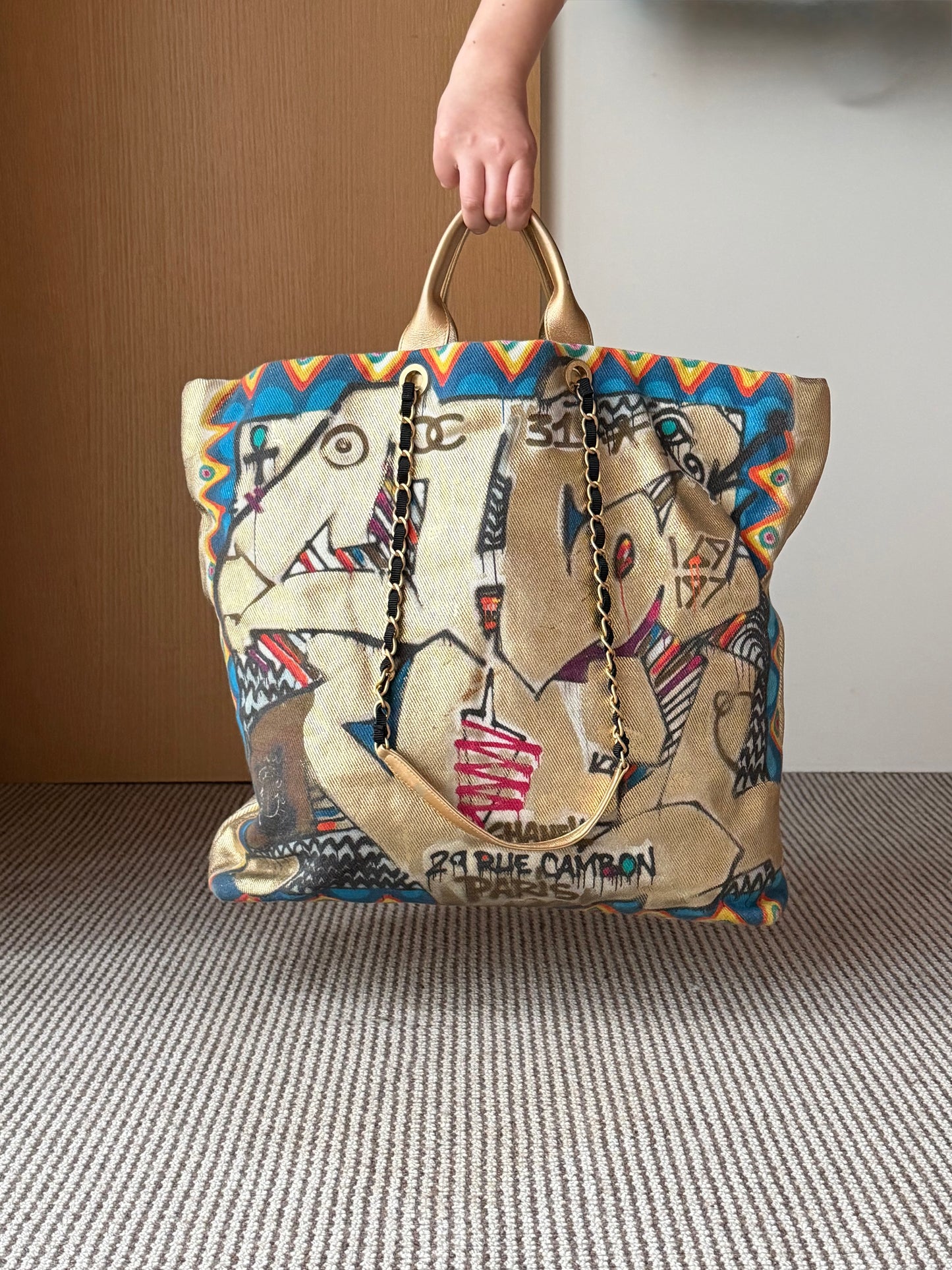 Chanel 2019 Paris-Egypt graffiti tote bag