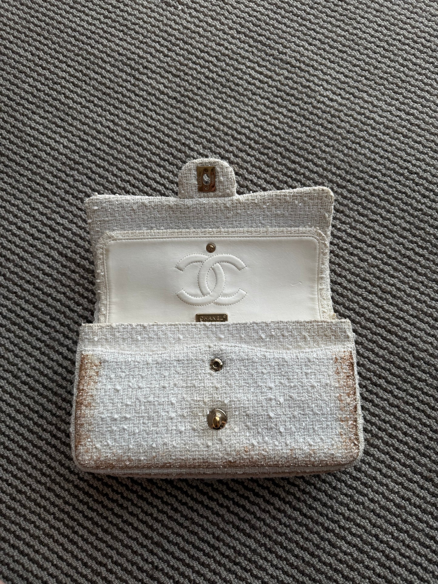 Chanel 2019 Tweed Classic Flap medium Bag