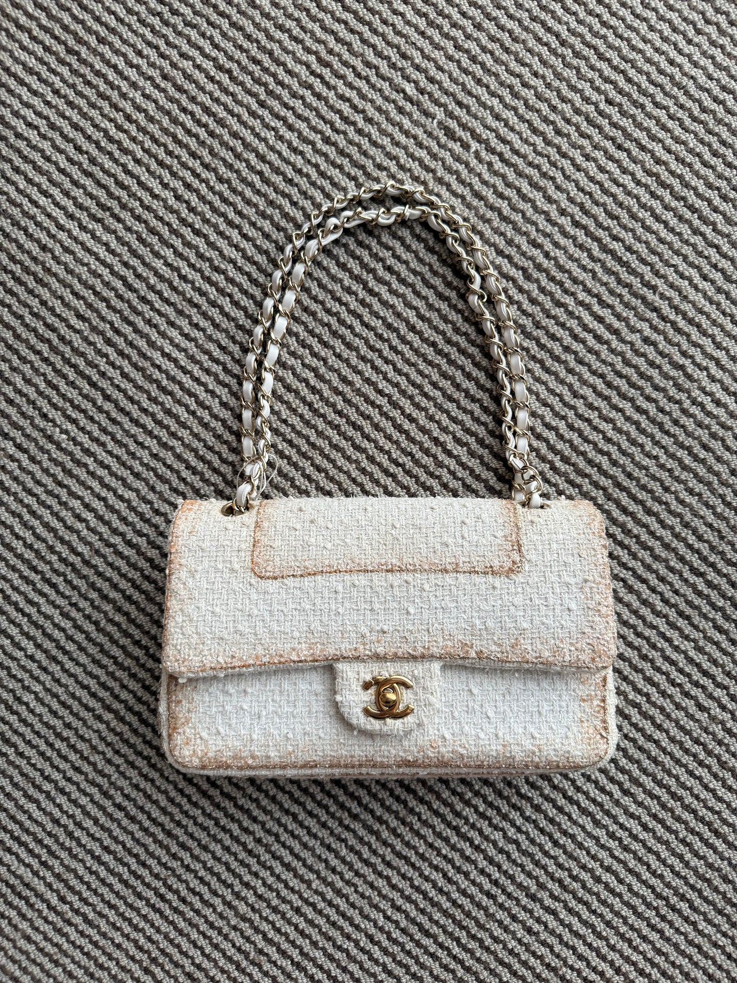 Chanel 2019 Tweed Classic Flap medium Bag