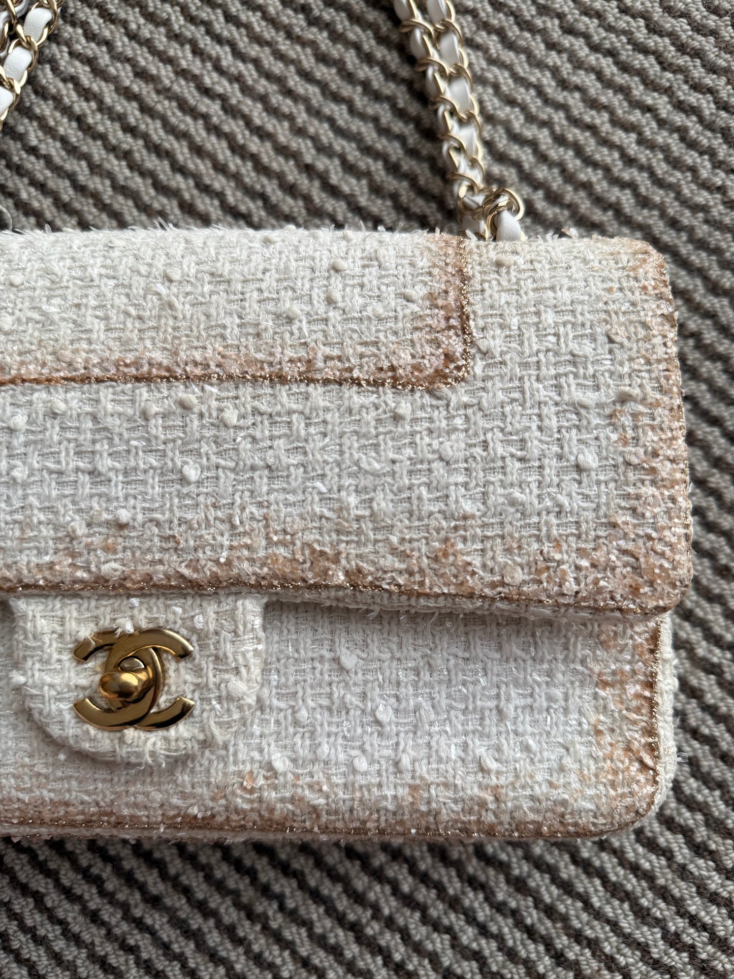 Chanel 2019 Tweed Classic Flap medium Bag