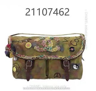 Chanel 15S Graffiti On The Pavements Messenger bag